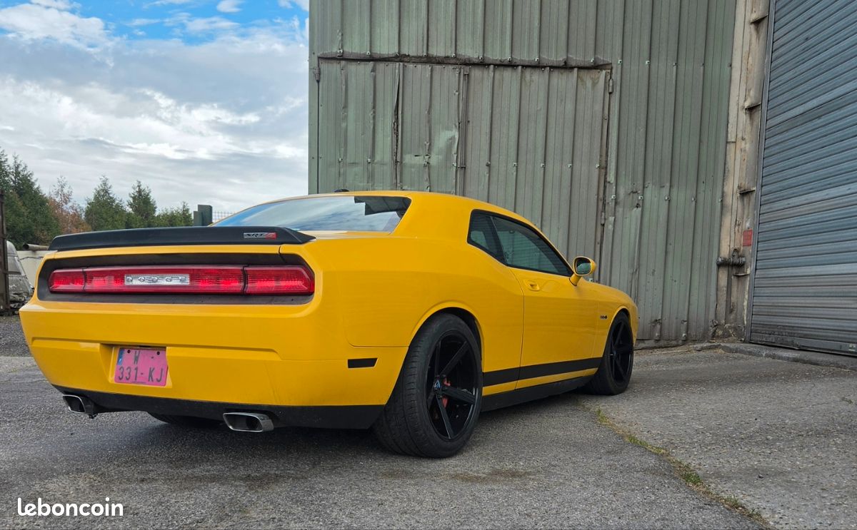 Dodge Challenger SRT8 (image 8)