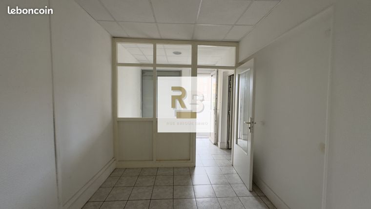 https://img.leboncoin.fr/api/v1/lbcpb1/images/a6/69/3e/a6693e50b796a240313eb5d38ec83d0e415b7548.jpg?rule=ad-image