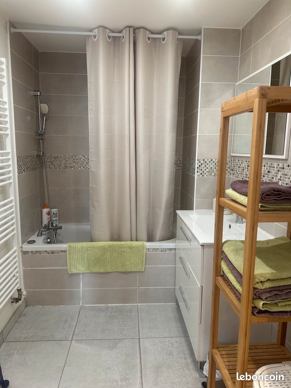 Chambre meublée POUR ETUDIANT(E) colocation Annecy (image 8)