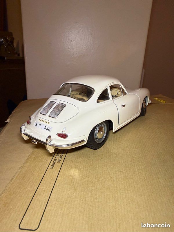 PORSCHE 356 B 1961 blanc 1/18 BURAGO MADE IN ITALY voiture miniature collection