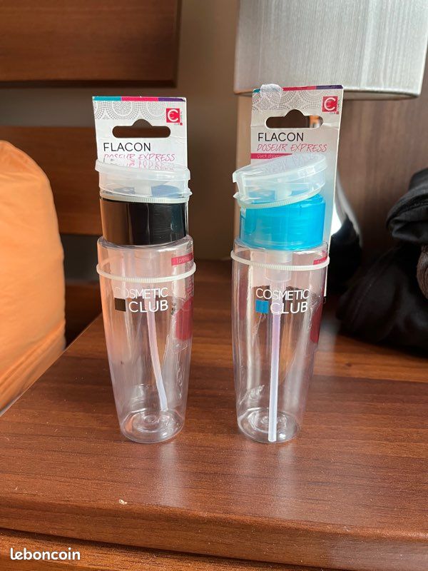 2 flacons doseur cosmetic club pour voyages 125Ml neufs (image 1)