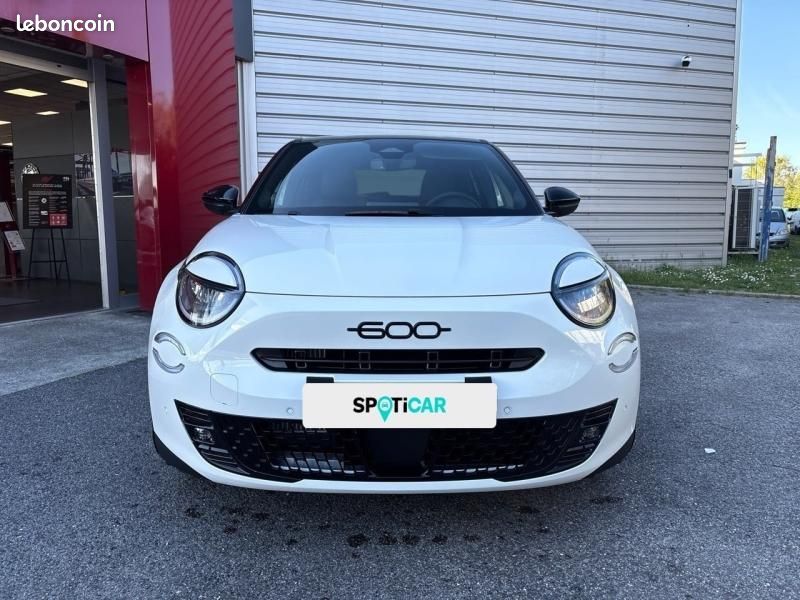 Fiat 600 1.2 Hybrid Turbo 145ch Sport eDCT6 (image 2)