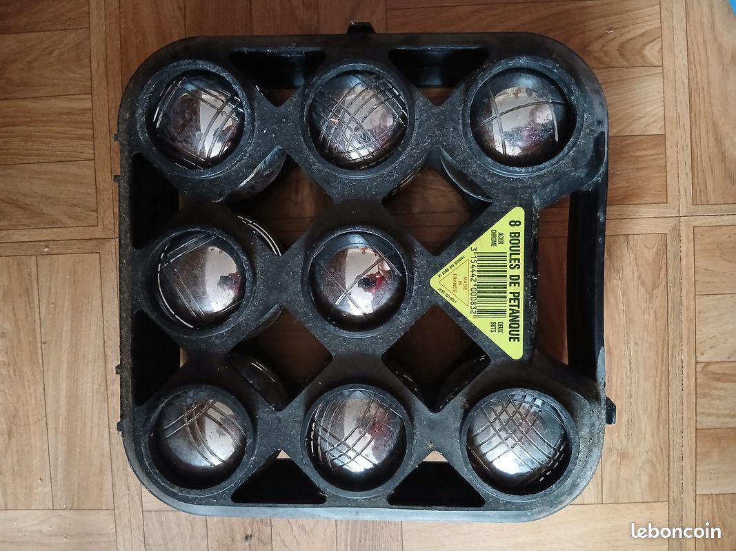 8 boules de pétanque Made in France Obut comme neuves (image 1)