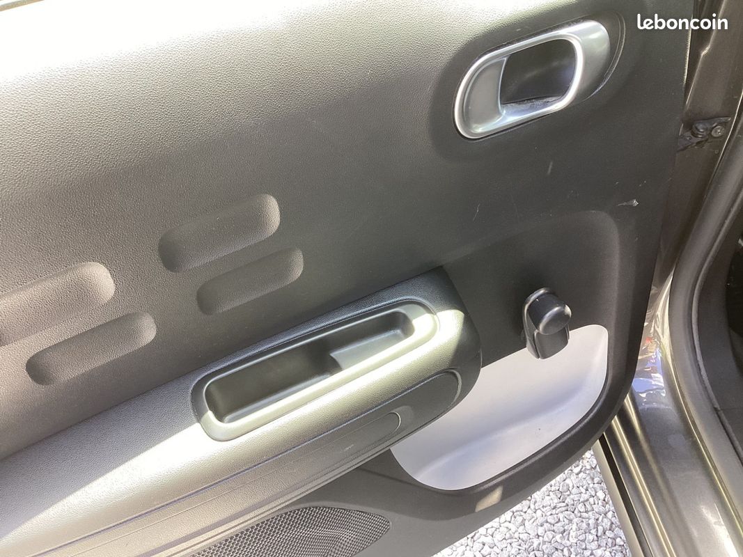 Citroën C3 Feel Business HDI 100 5 PLACES (image 16)
