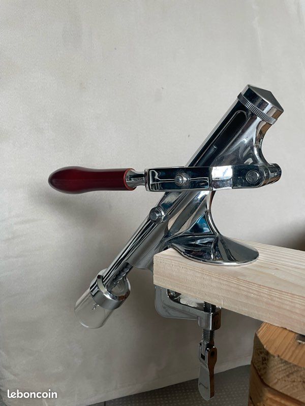 Tire bouchon fixe (image 1)