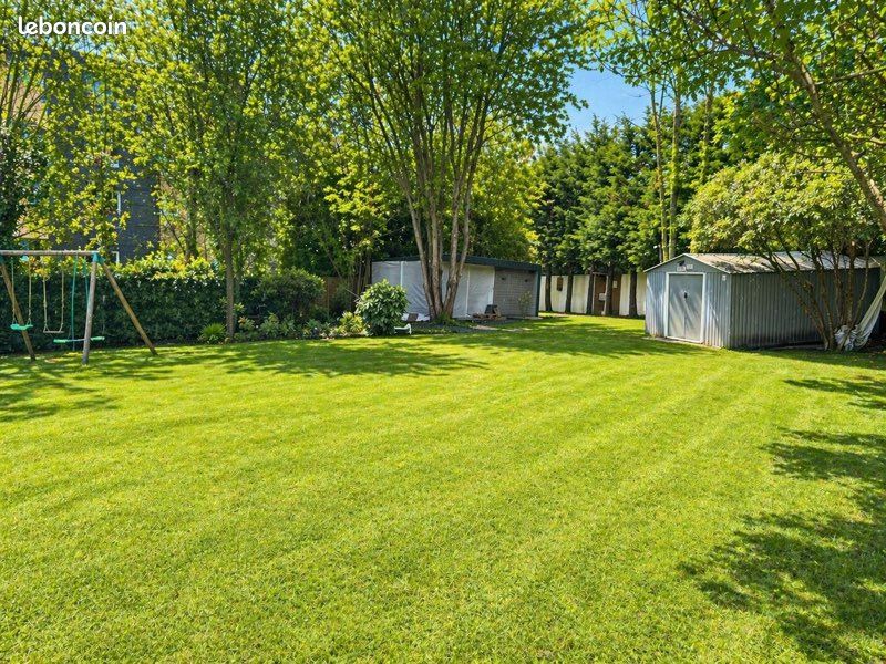 Terrain viabilisé constructible de 702 m2 à Honfleur CENTRE · 134 490 €
