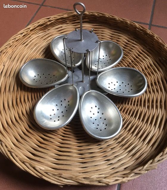 2 Cuillères à Pocher Les œufs En Métal – Ustensile De Cuisine Rétro (occasion)