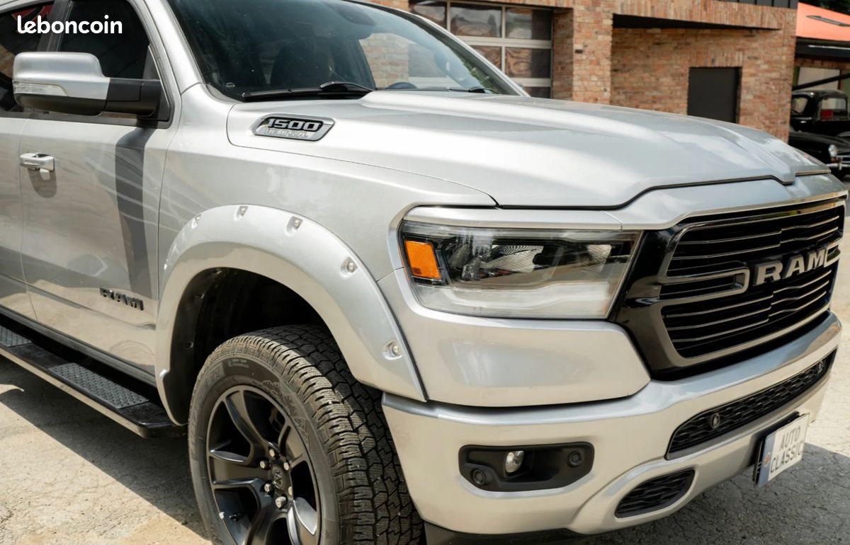 Dodge RAM 1500 Big Horn Crew Cab 5.7 V8 HEMI 4x4 – 399 CH – 108.195 km (image 2)