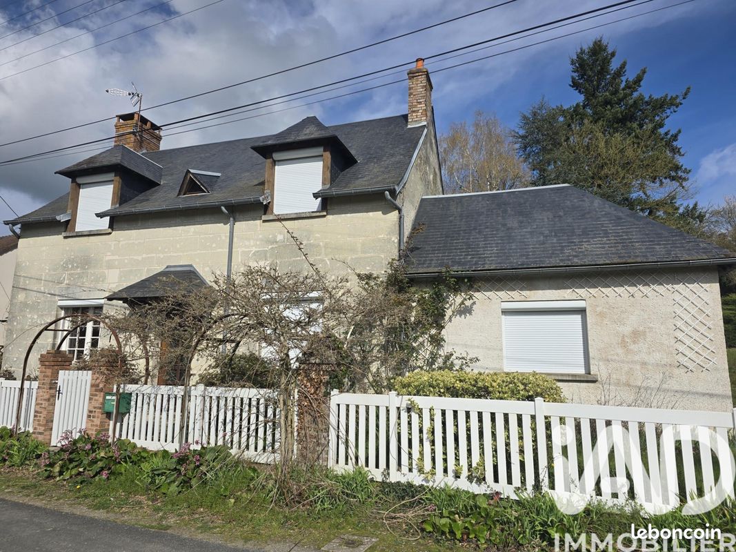 Maison 7 pièces 154 m² · à La Chartre-sur-le-Loir · 154 m² · 182 000 €