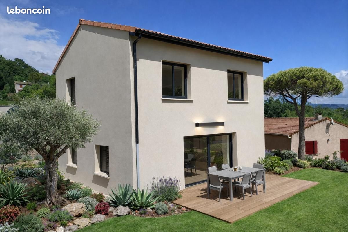 Maison 90 m² · à Saint-Julien-du-Serre · 90 m² · 225 170 €