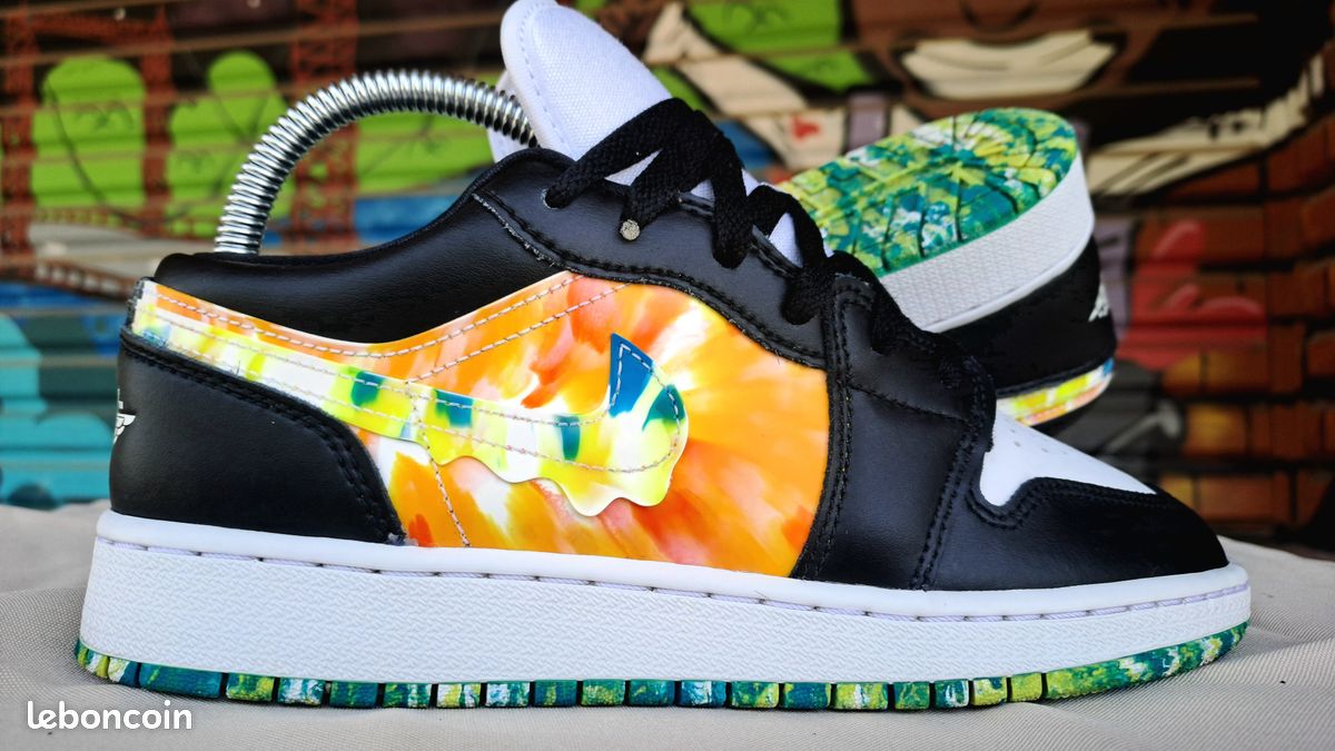 Baskets/Sneakers Nike Jordan Low Tie Dye – Taille 37,5 – Neuves