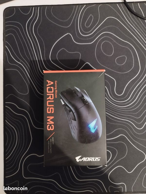 Souris gaming Aorus M3 et tapis de souris Aorus AMP500 (image 1)