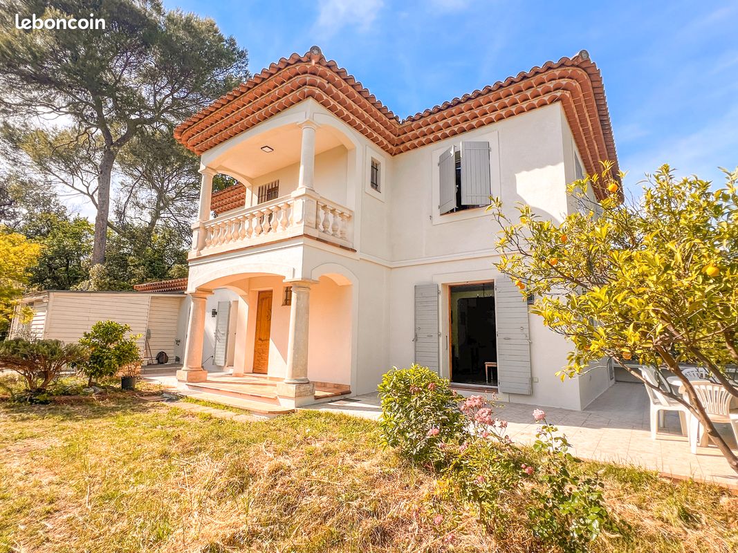 Maison 6 pièces 199 m² · à Roquefort-les-Pins · 199,4 m² · 950 000 €