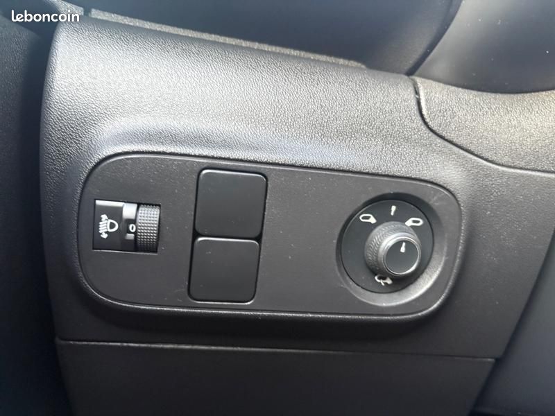 Citroen C3 1.5 BlueHDi 100ch S&S (image 22)