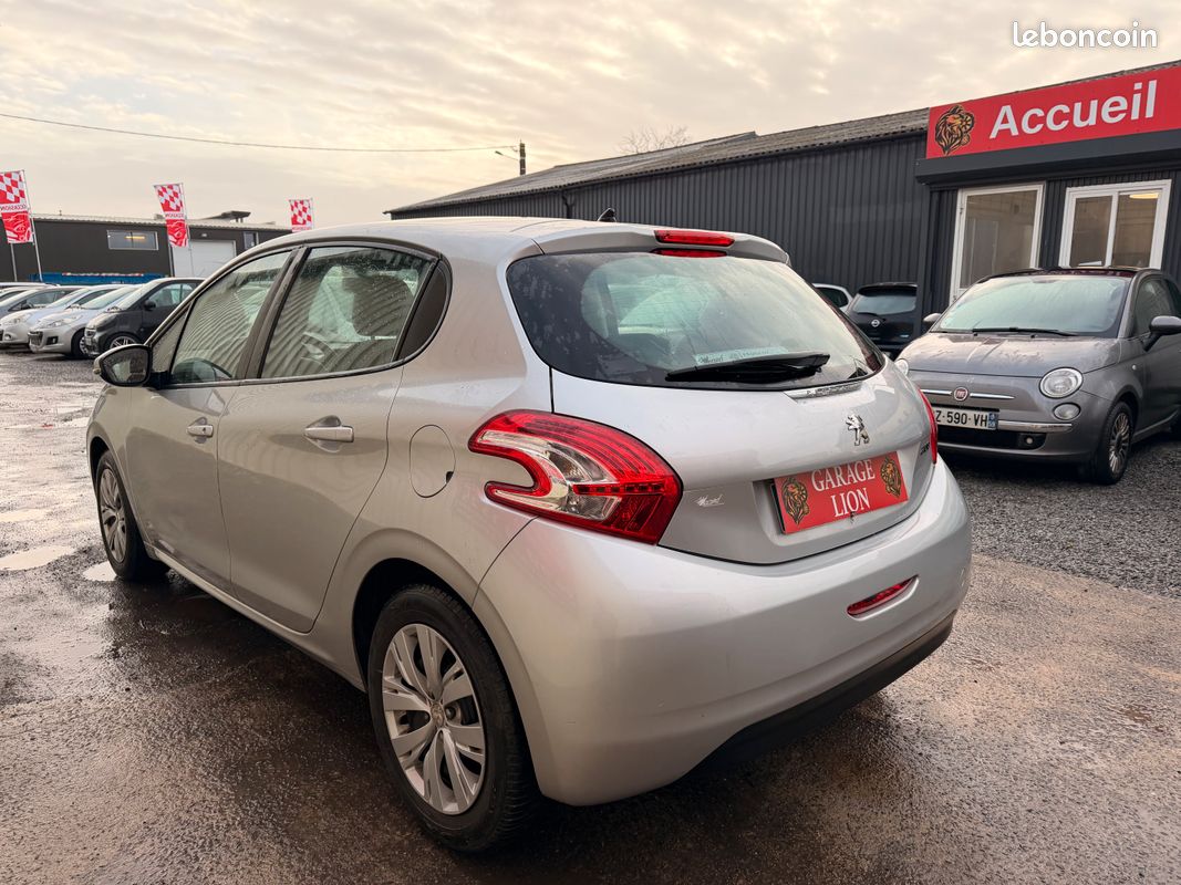 PEUGEOT 208 1.6 blue HDI 100 CV (image 3)