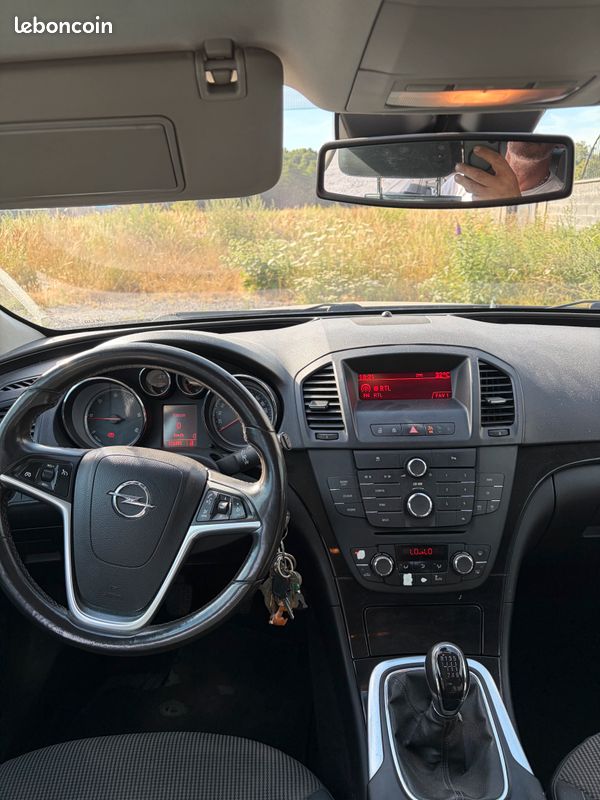 Voiture Opel insignia 2.0 130 (image 3)