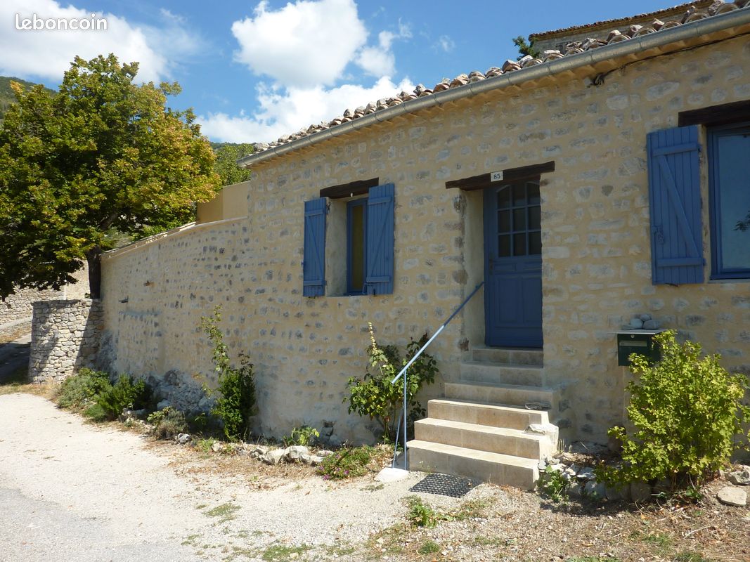 Maison 3 pièces 65 m² · à Le Poët-Sigillat · 65 m² · 550 €/mois
