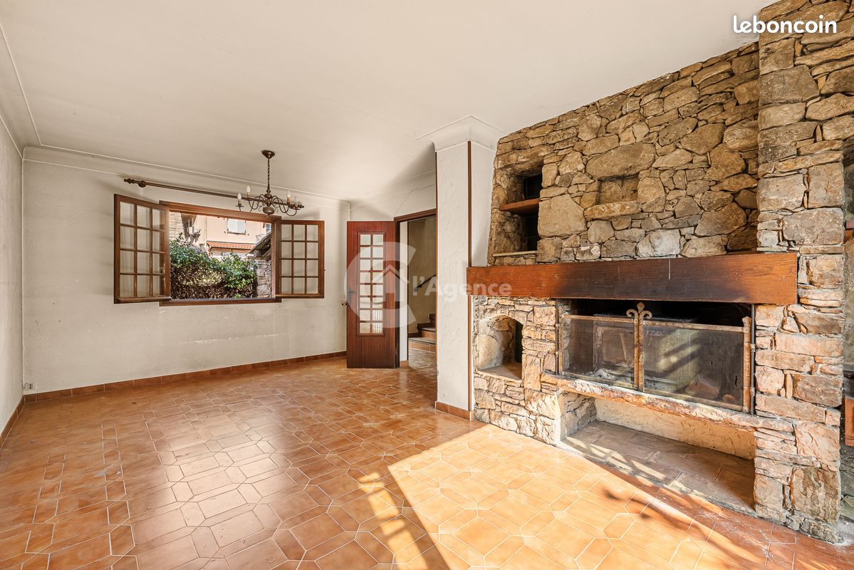 Maison 8 pièces 200 m² · à Mouans-Sartoux · 200 m² · 530 000 €