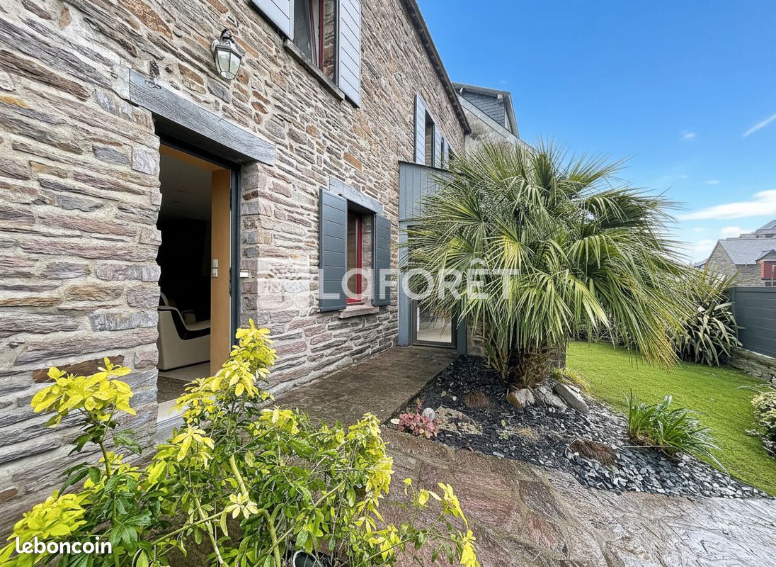 Maison 8 pièces 180 m² · à Saint-Just · 180 m² · 296 400 €