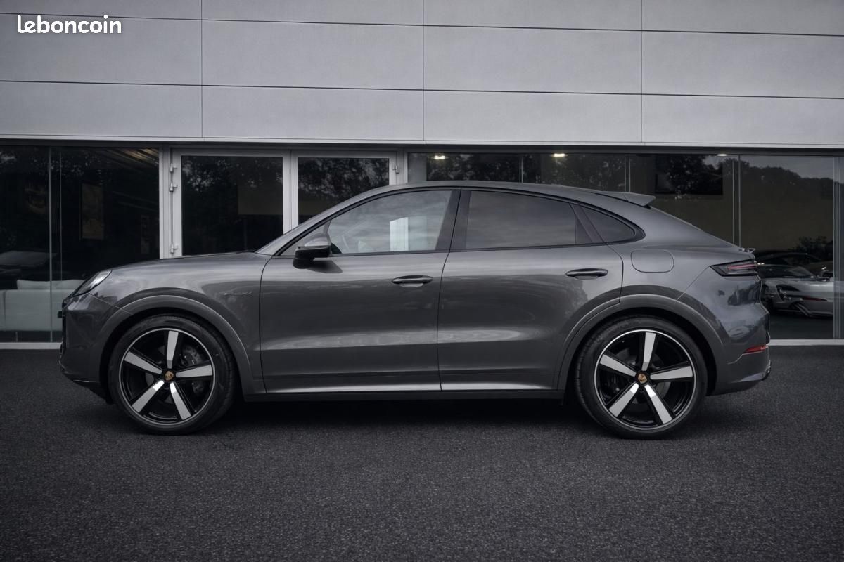 Porsche Cayenne Coupé E-Hybrid 3.0 V6 470 ch (image 2)