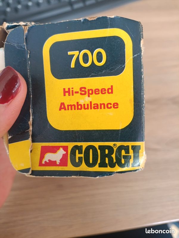 Corgi 700 Hi-Speed Ambulance vintage – Made in Great Britain (image 7)