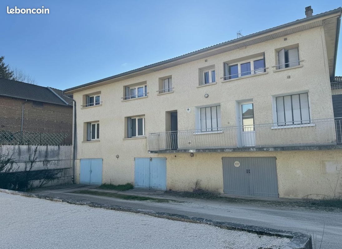 Appartement 3 pièces 74 m² · à Saint-Geoirs · 74 m² · 68 000 €