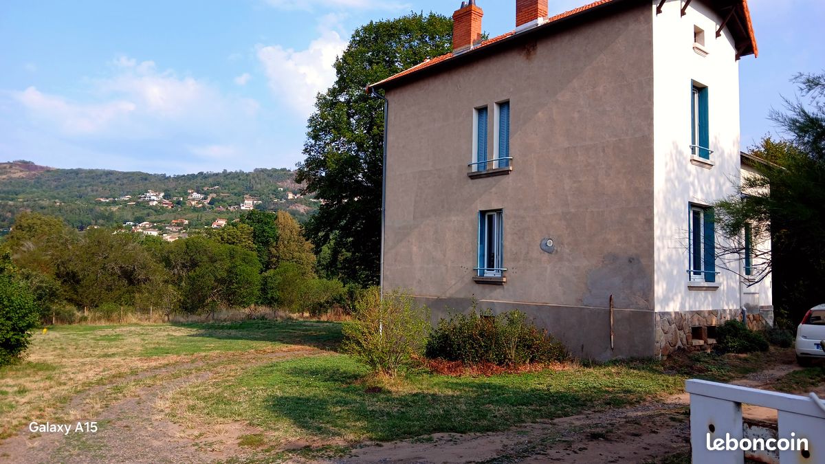 Maison 6 pièces 130 m² · à Vic-le-Comte · 130 m² · 315 000 €