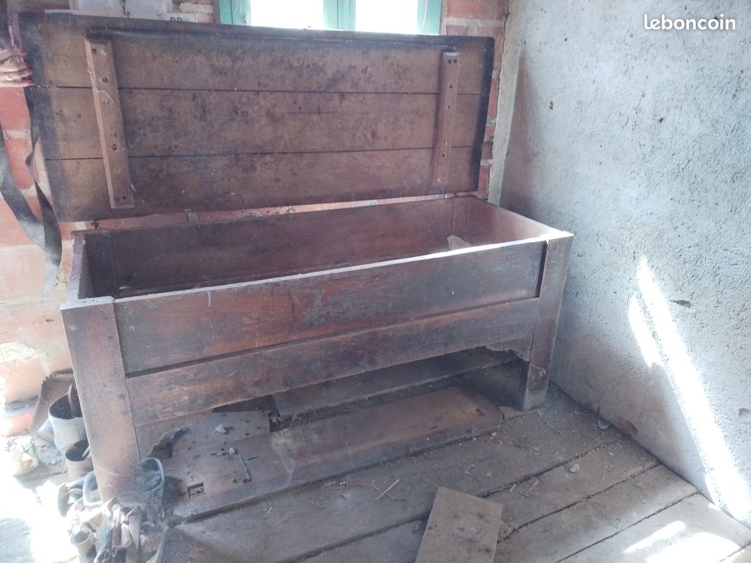 Maie ancienne en bois (image 1)