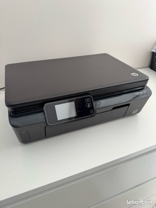 Imprimante HP Photosmart 5520 scanner (image 1)