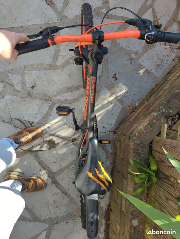 A vendre vélo enfant noir et orange - Vélos