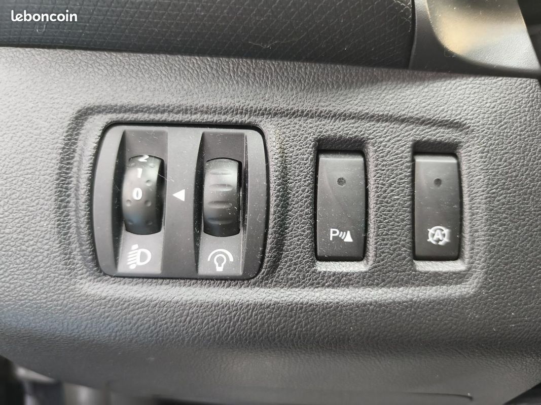 RENAULT CLIO 0.9 TCe 90 CH GENERATION PHASE 2 / RADAR DE RECUL / REGUL / LIMIT / BLUETOOTH / LED / GARANTIE (image 23)