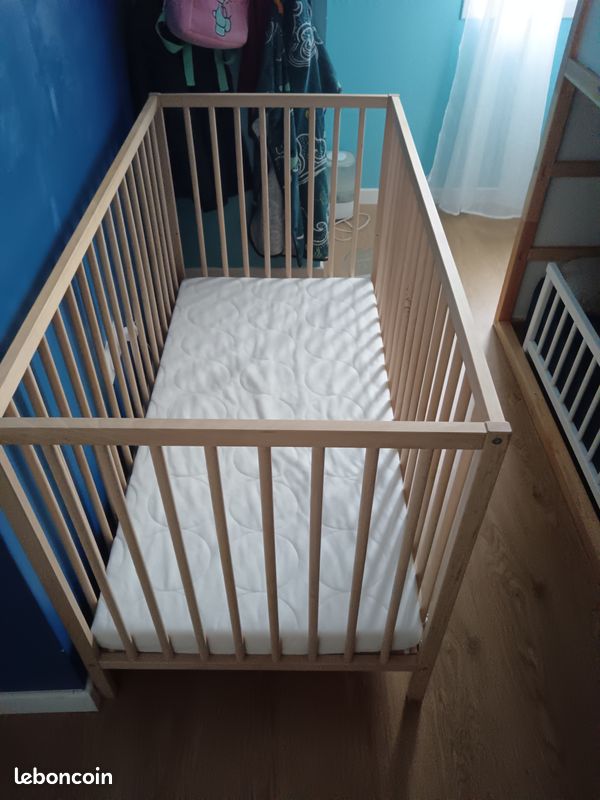 Berceau enfant + matelas presque neuf (image 1)