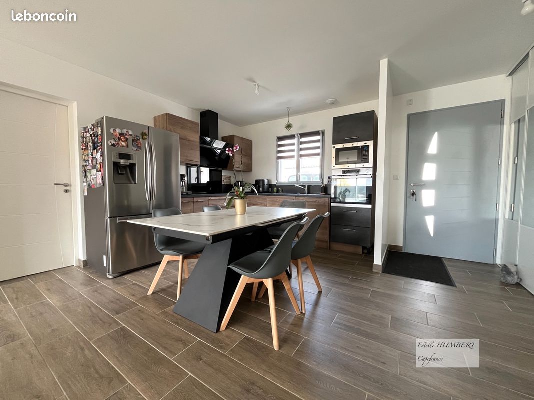 Maison 4 pièces 96 m² · à Croix-Chapeau · 96 m² · 353 600 €