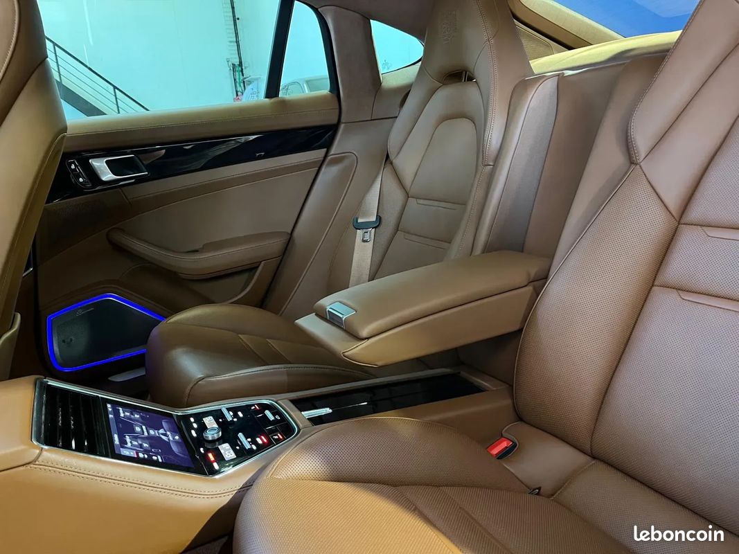PORSCHE Panamera 462ch 4 E-Hybrid - 2019 - Toit ouvrant - Suivi complet (image 29)