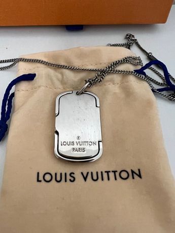 Louis Vuitton Monogram Locket Necklace (COLLIER MEDAILLON MONOGRAM, M62484)