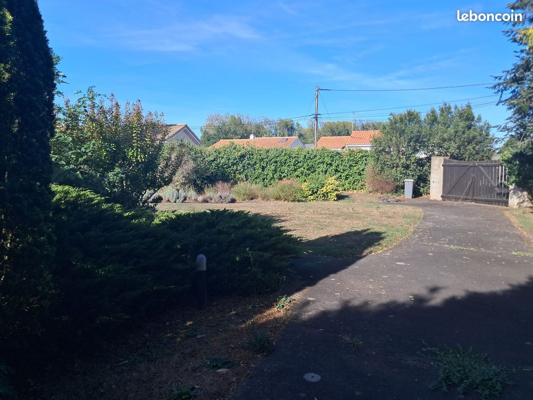 Terrain à bâtir de 570 m² à MACHECOUL (44) · à Machecoul-Saint-Même · 75 950 €