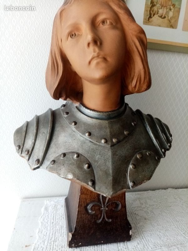 Buste de Jeanne d'Arc - Librairie de Flore