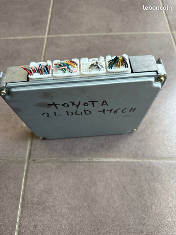 Calculateur moteur Toyota (image 3)