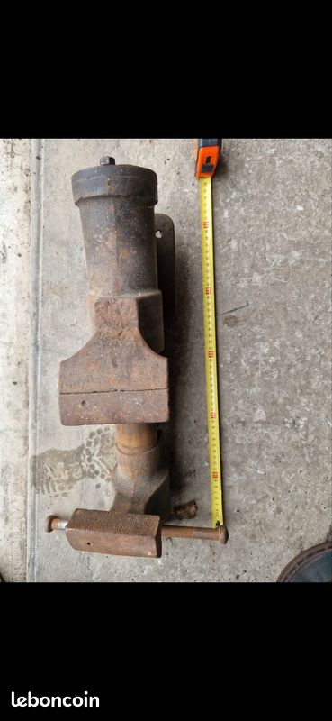 Étau ancien avec mors de 100 mm (image 2)