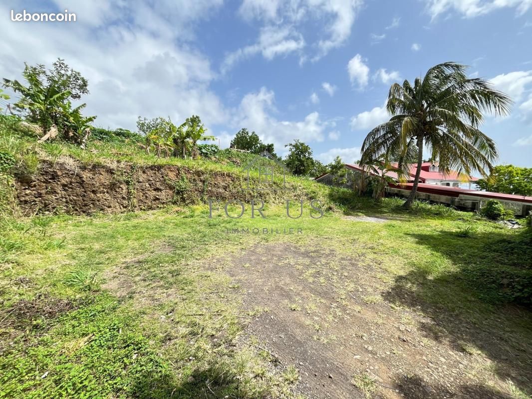 Terrain 545 m² Gourbeyre · 90 000 €