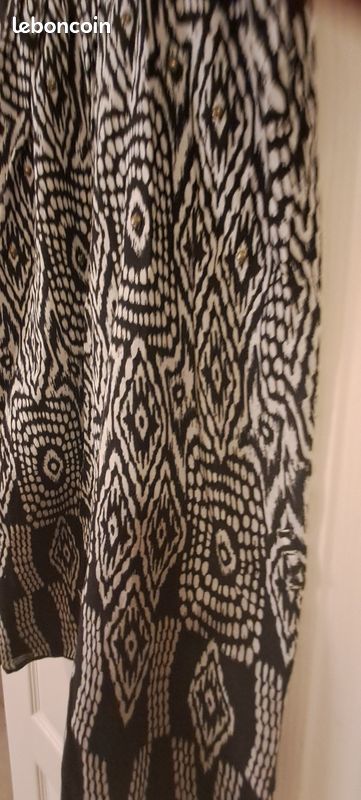 Tunique noire et blanche Taille 38/40 Neuf sans étiquette