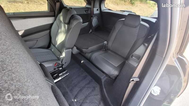 Peugeot 5008 Hybrid 145ch GT e-DCS6 (image 24)