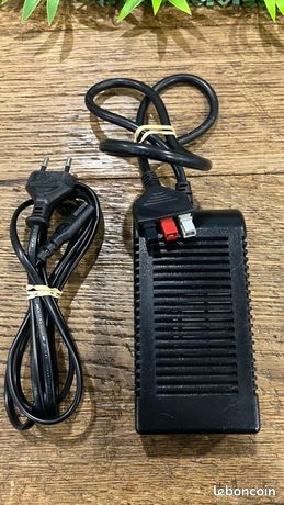 Chargeur De Batterie Automatique PowaKaddy – Pour Golf, Vert, état Correct