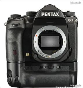 PENTAX K-1 NU avec poignée Grip D-BG6 et plein d'accessoires d'origine (image 20)