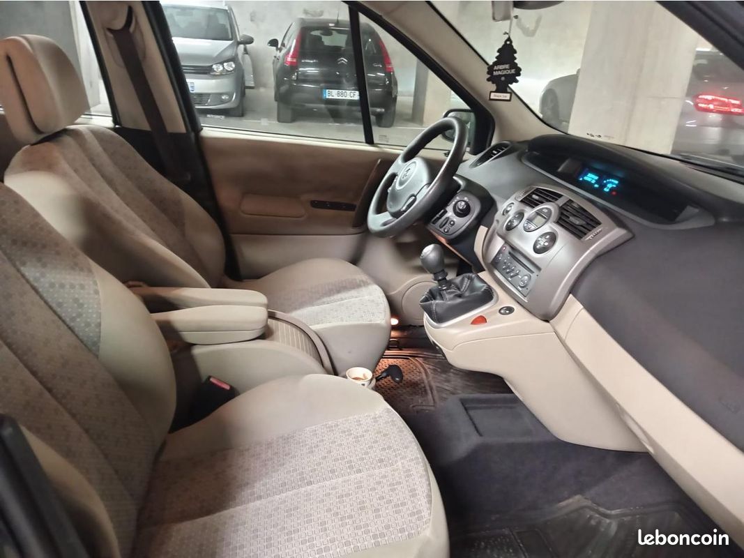 RENAULT SCENIC 1.9 dCi - 130 ch - GPS intégré (image 10)