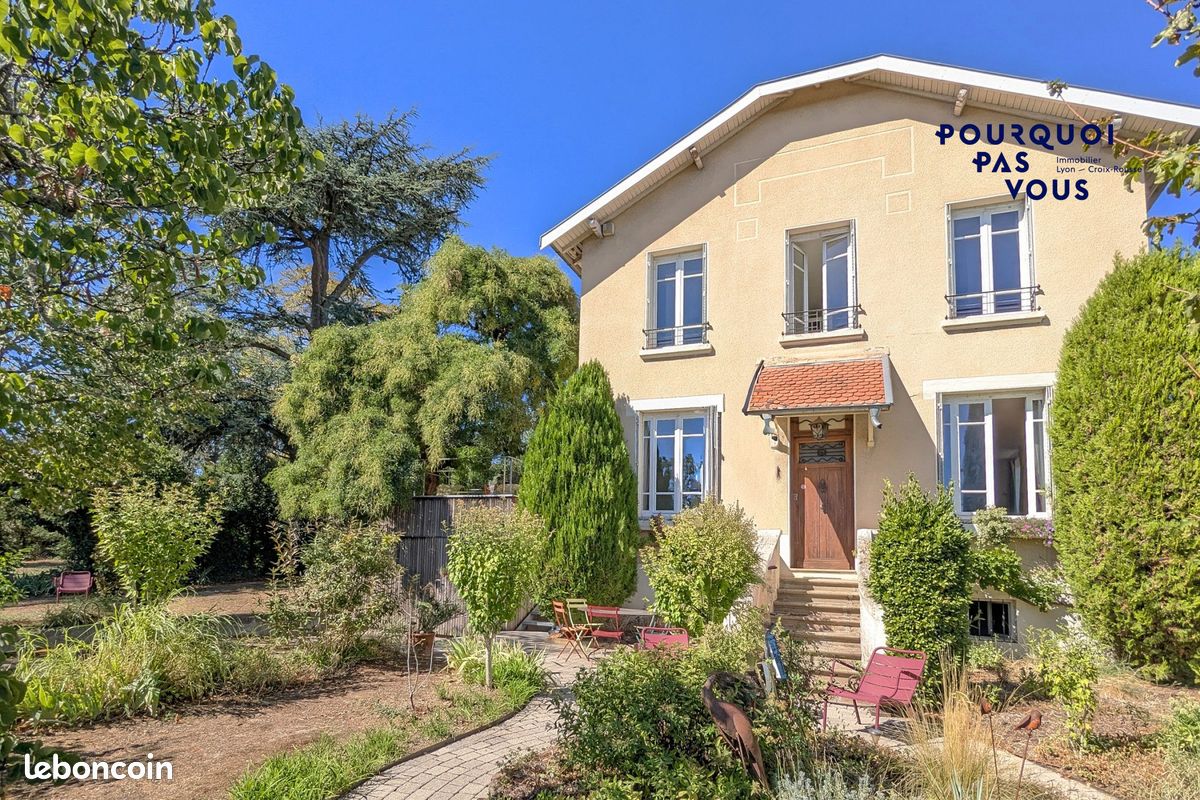 Maison 7 pièces 200 m² · à Rillieux-la-Pape · 200 m² · 850 000 €