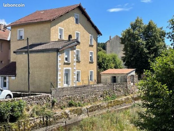 Maison de village 11 pièces 250 m²