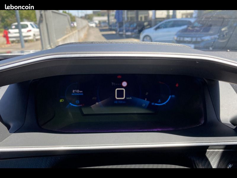 Peugeot 2008 PureTech 130 S&S BVM6 GT (image 18)