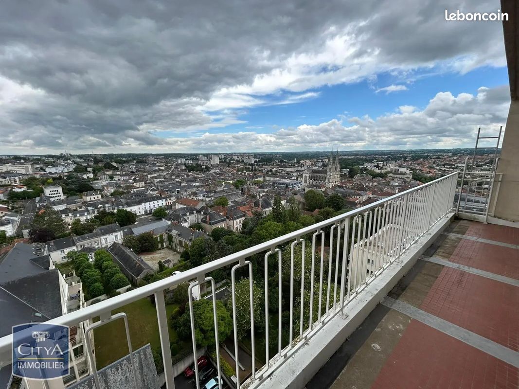 Appartement 3 pièces 90 m² · à Cholet · 90 m² · 800 €
