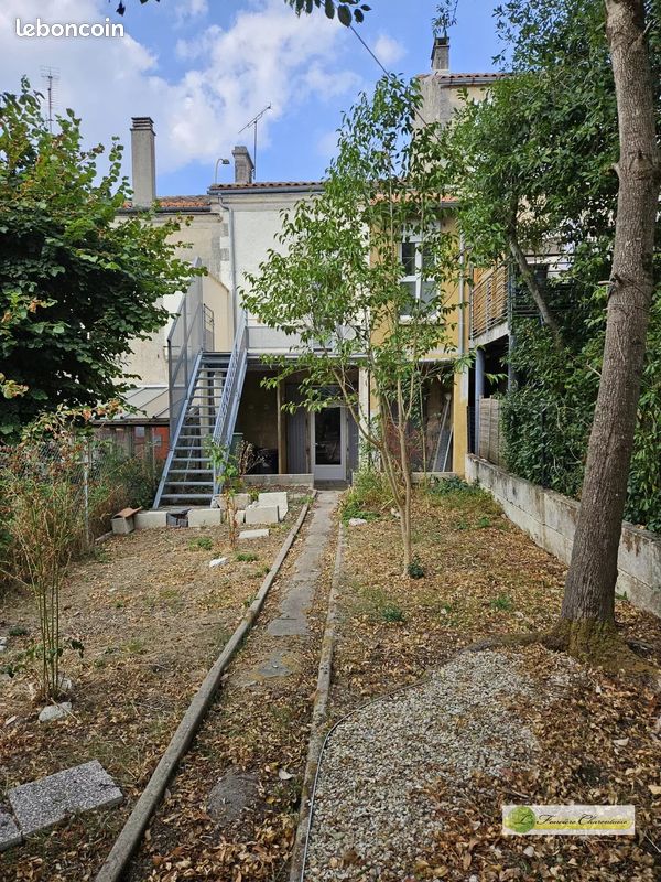 Maison 4 pièces 93 m² · à Angoulême · 93 m² · 950 €/mois